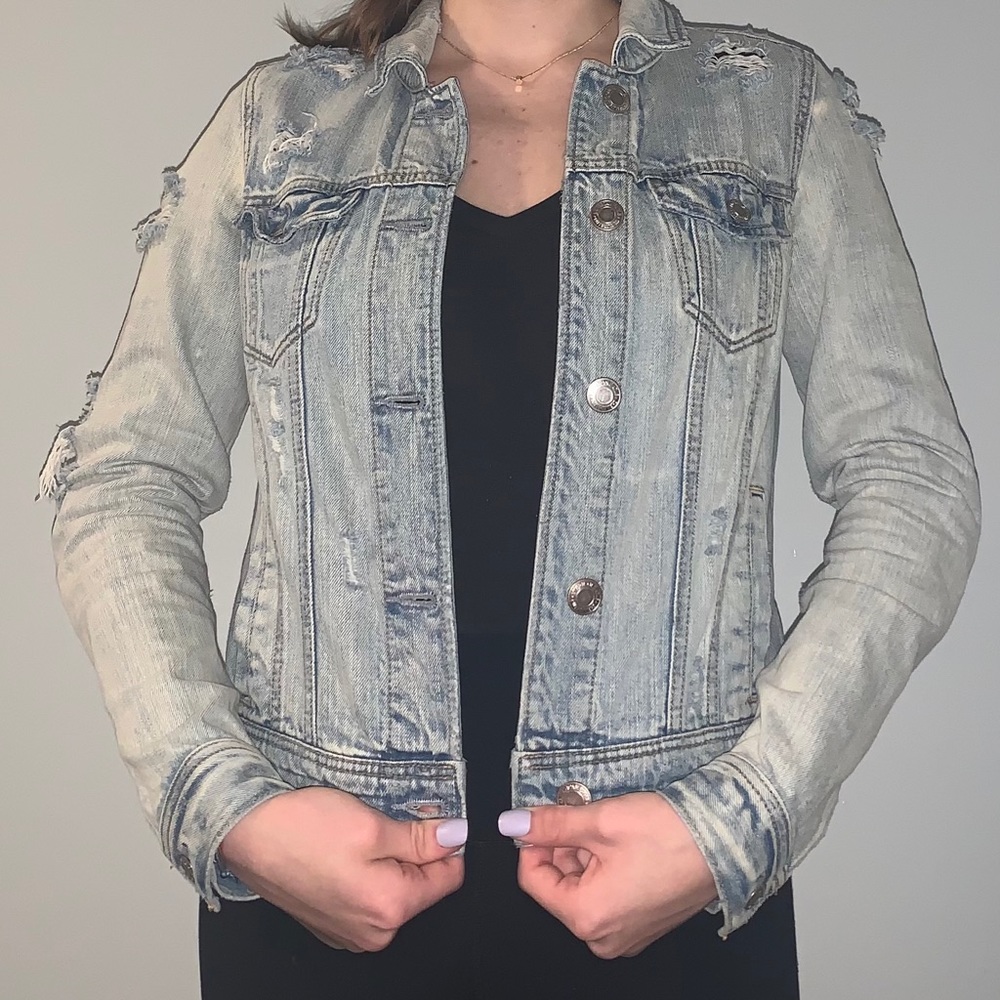American Eagle light washed stressed jean jacket.